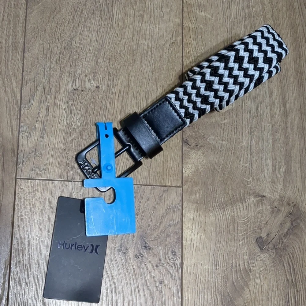 Hurley belt elastic braided black and white chevron belt Women's Size 32 NWT